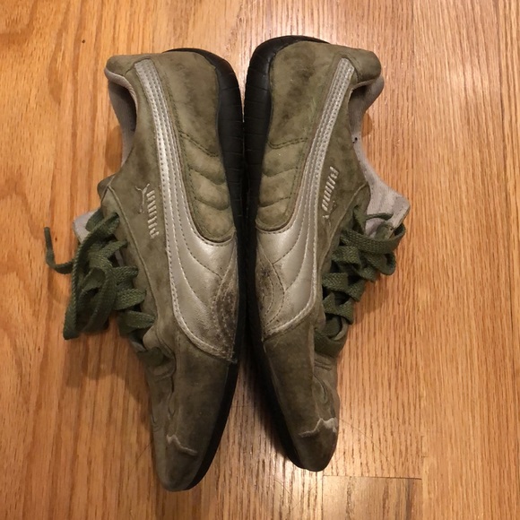 Woman’s Sz 7 Puma Speedcat Racing Shoes in Sage Green and Silver - Picture 9 of 14